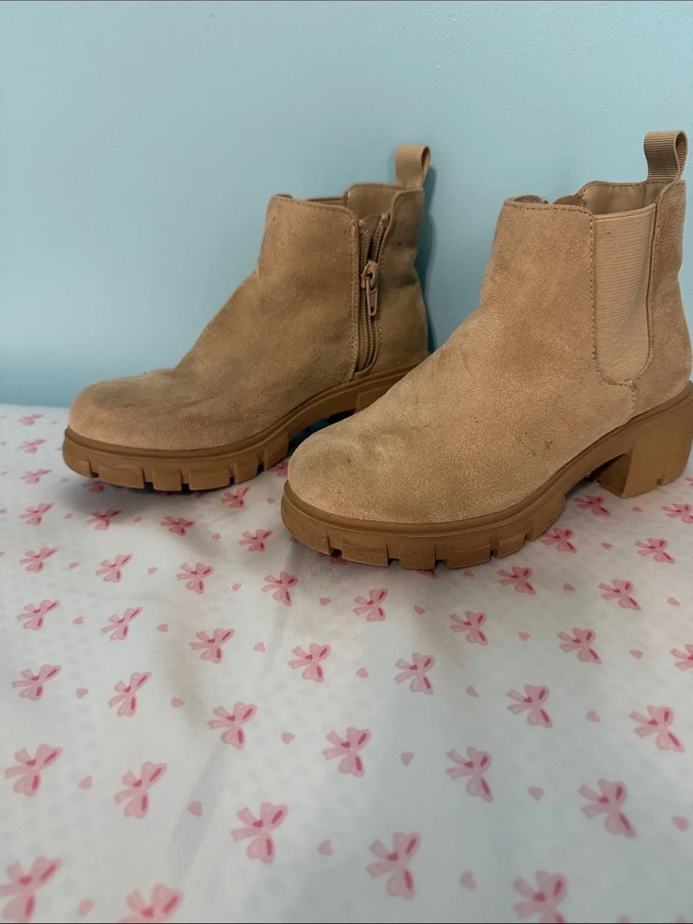Girls Chunky Chelsea Ankle Boots in Tan